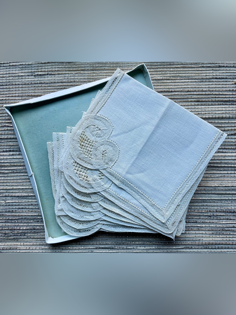 Set of 8 Vintage 1950s Fine Linen Handkerchiefs Brussels Lace Corner Bridal